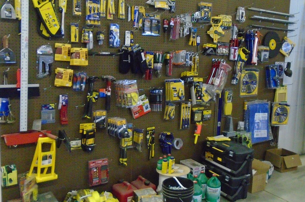 LorenMartinHandTools M&M Barn Sales